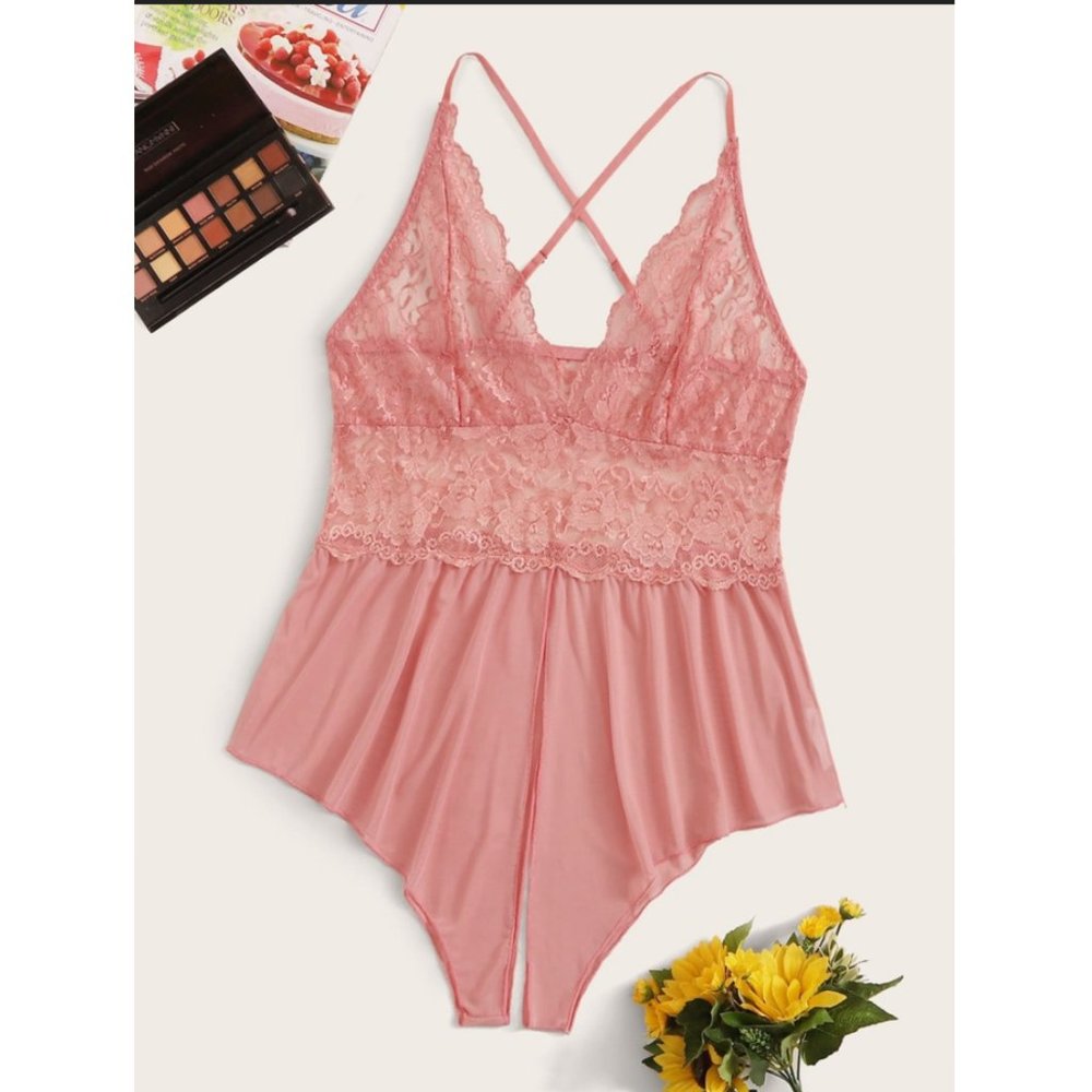 Plus Contrast Lace Crotchless Romper Bodysuit
